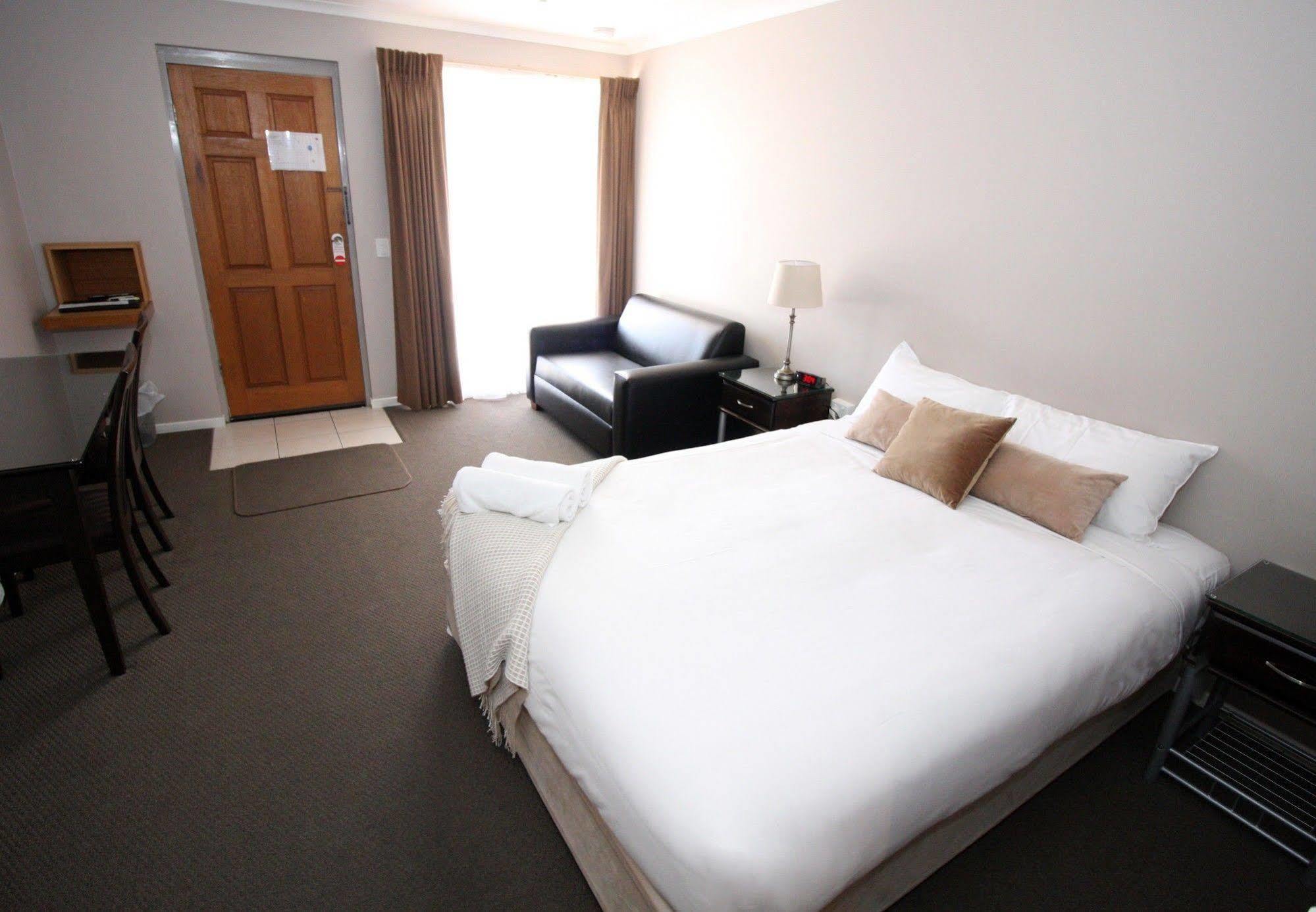 Pevensey Motor Lodge Ечука Екстер'єр фото